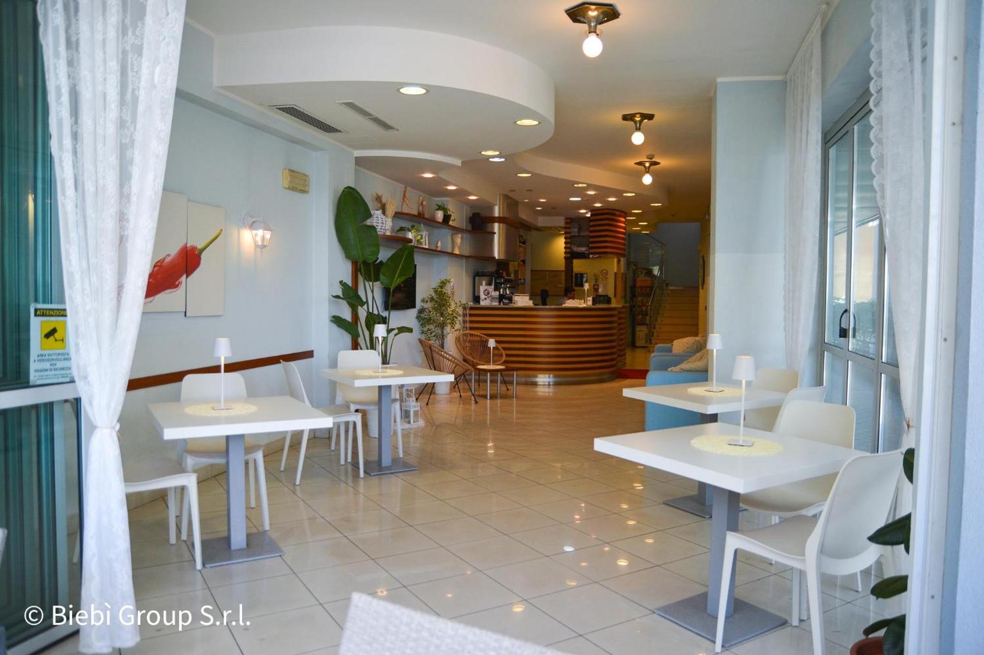 Hotel Giorg - Waterpark Included ริมินี ภายนอก รูปภาพ