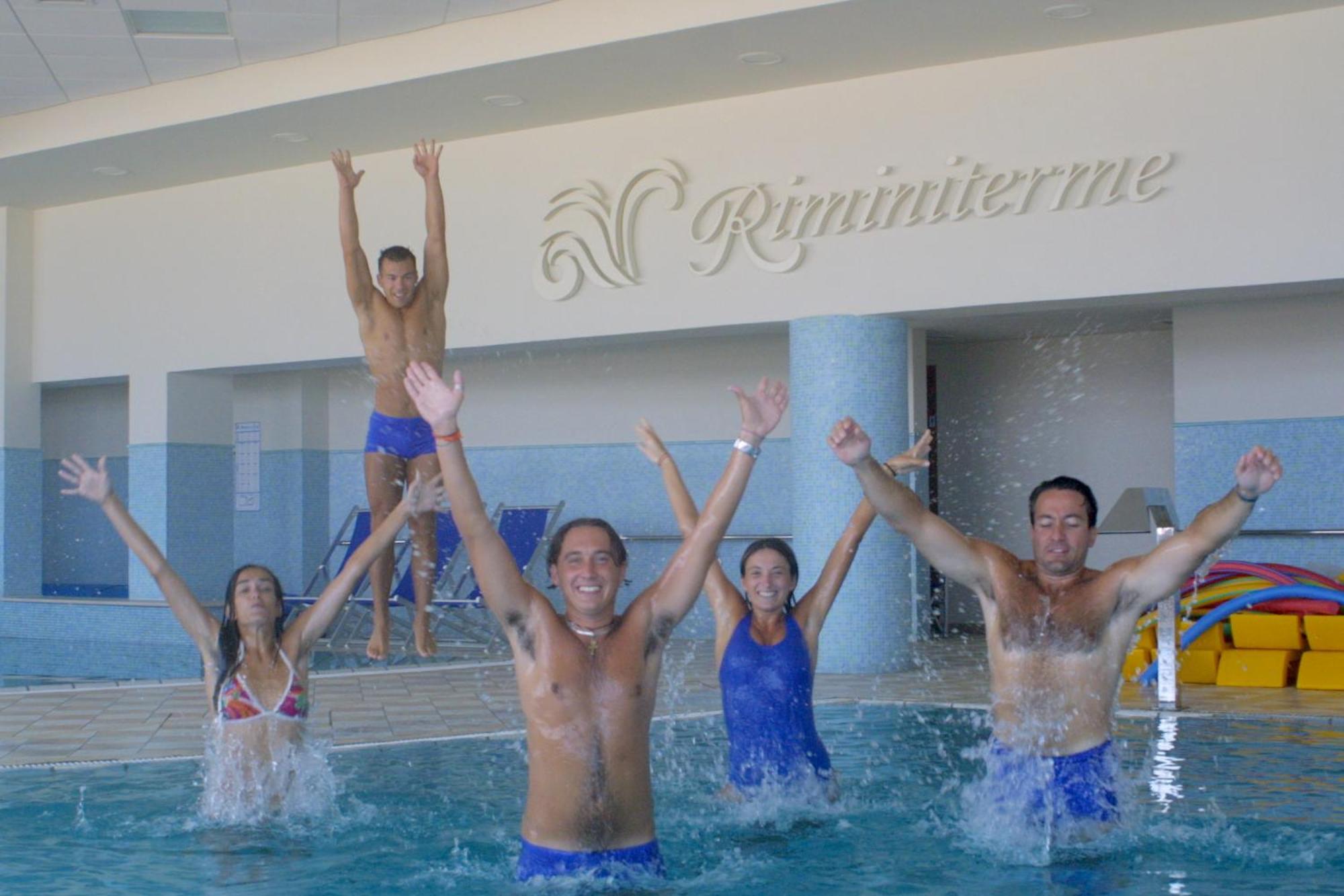 Hotel Giorg - Waterpark Included ริมินี ภายนอก รูปภาพ
